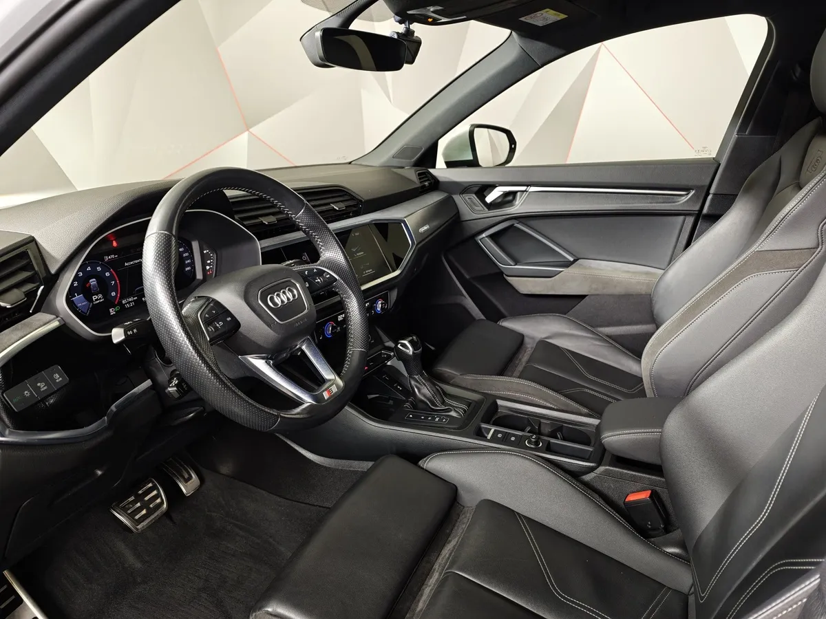 Audi Q3 2.0 TFSI S tronic quattro (180 л.с.) Design Белый в АВИЛОН. Слайд №19