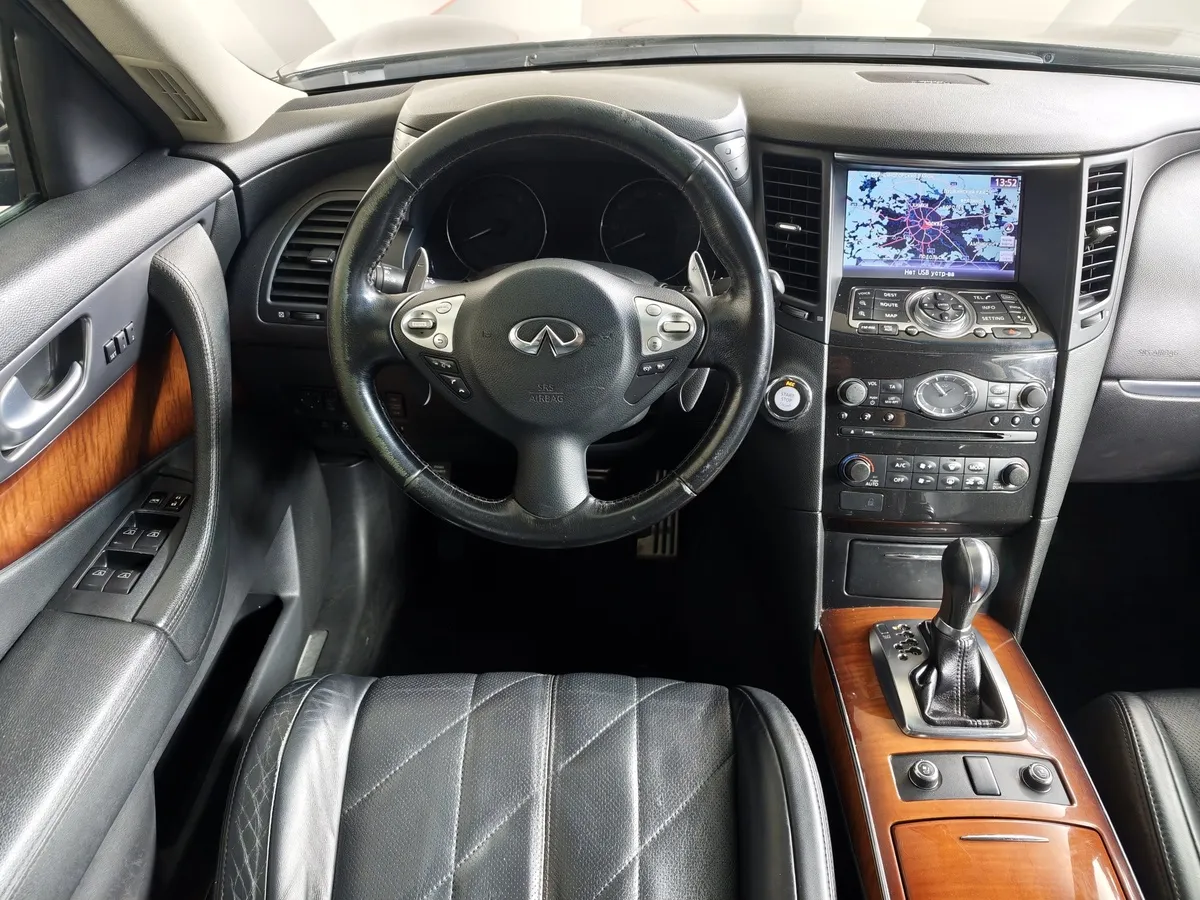 Infiniti FX-Series FX30 D AT AWD (238 л.с.) Черный в АВИЛОН. Слайд №20