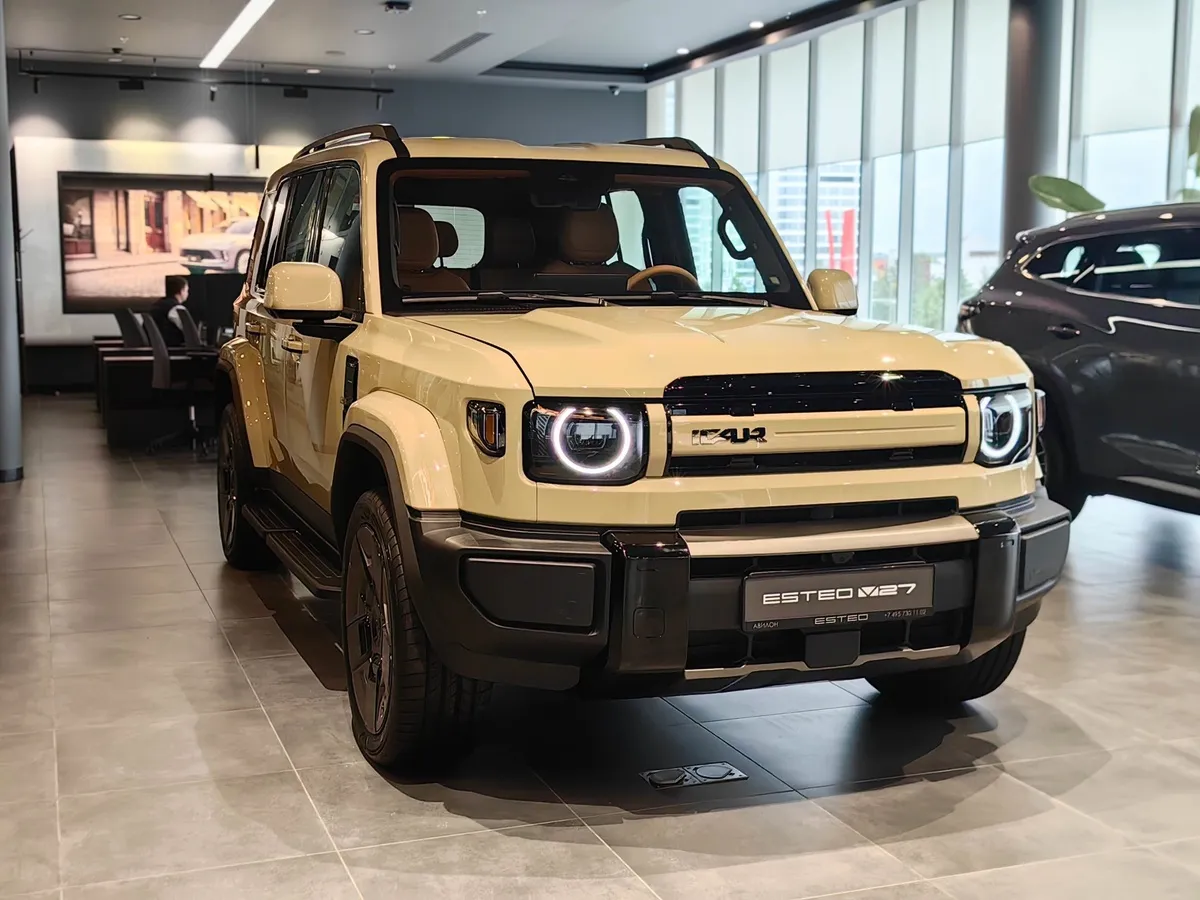 ESTEO V27 1.5h REEV AT 4WD (456 л.с.) Премиум Бежевый в АВИЛОН. Слайд №2