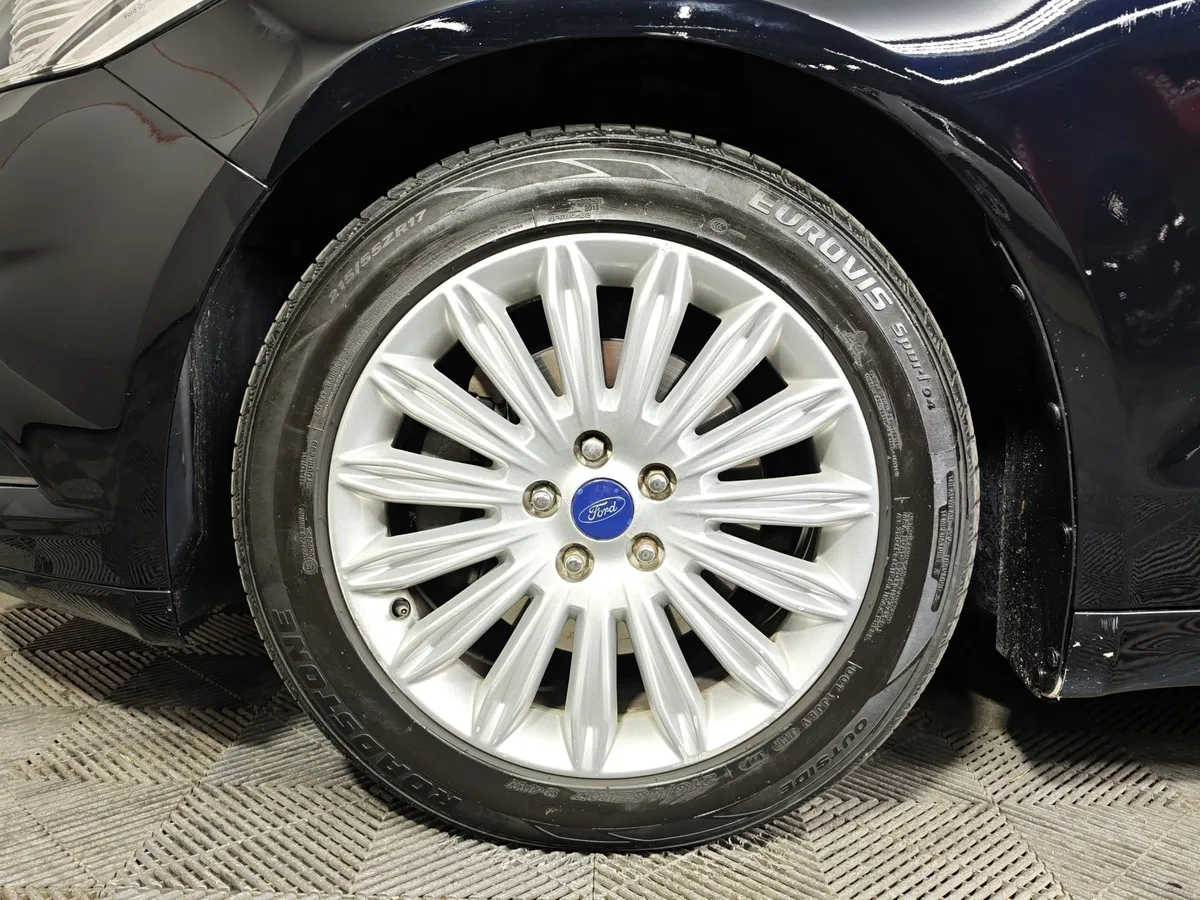 Ford Mondeo 2.5 AT (149 л.с.) Titanium Черный в АВИЛОН. Слайд №9