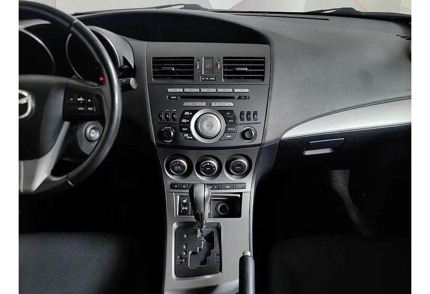 Mazda 3 1.6 AT (105 л.с.) Красный в АВИЛОН. Слайд №15