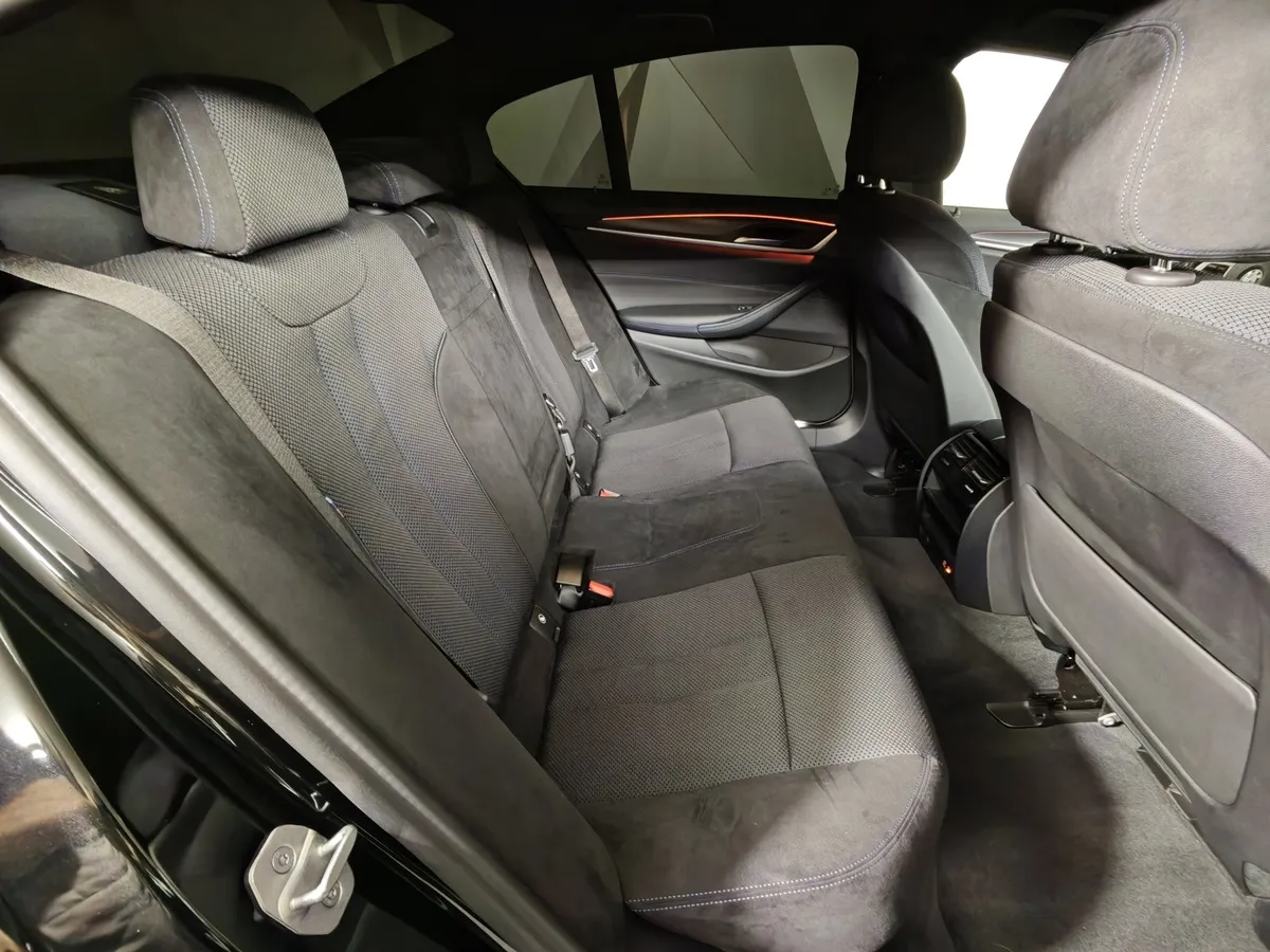 BMW 5 серия 520d xDrive Steptronic (190 л.с.) M Sport Pure Черный в АВИЛОН. Слайд №14
