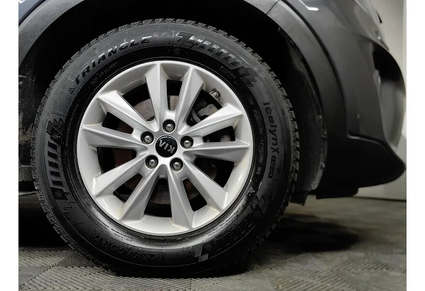 Kia Sorento 2.2 CRDi AT AWD (200 л.с.) Luxe Серый в АВИЛОН. Слайд №9