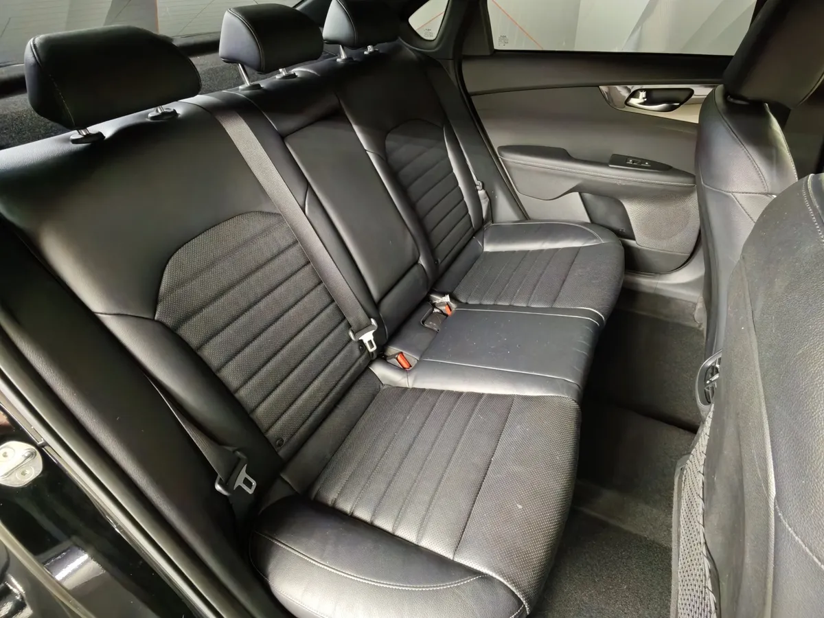 Kia Cerato 2.0 MPI AT (150 л.с.) GT Line Черный в АВИЛОН. Слайд №17