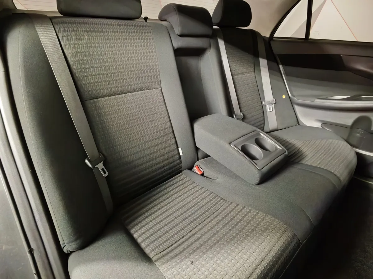 Toyota Corolla 1.4 MT (97 л.с.) Серый в АВИЛОН. Слайд №15