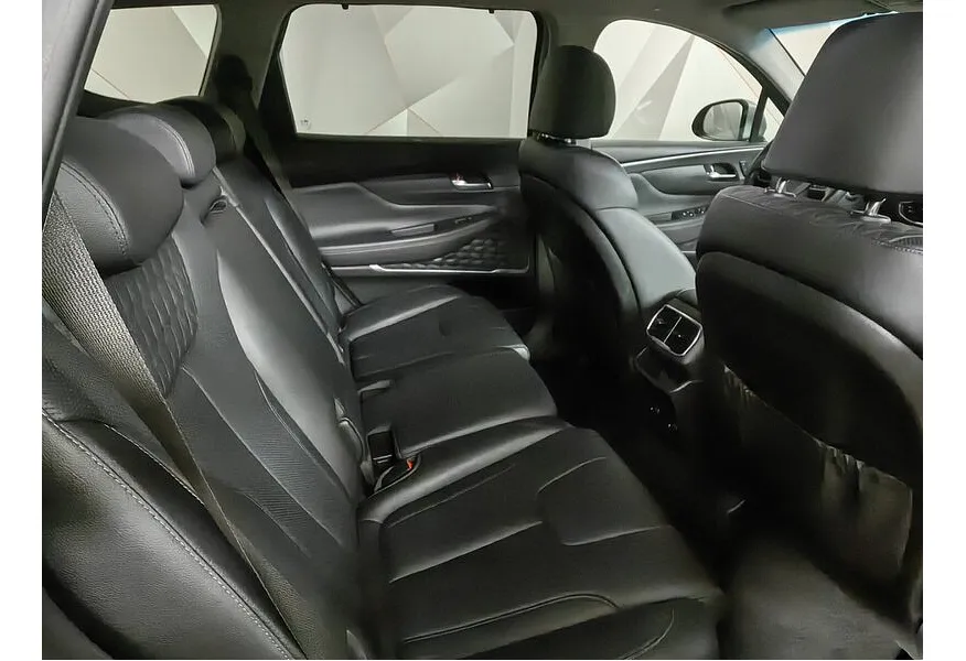 Hyundai Santa Fe 2.2 (200 л.с.) CRDi - 8AT High-tech Серый в АВИЛОН. Слайд №15