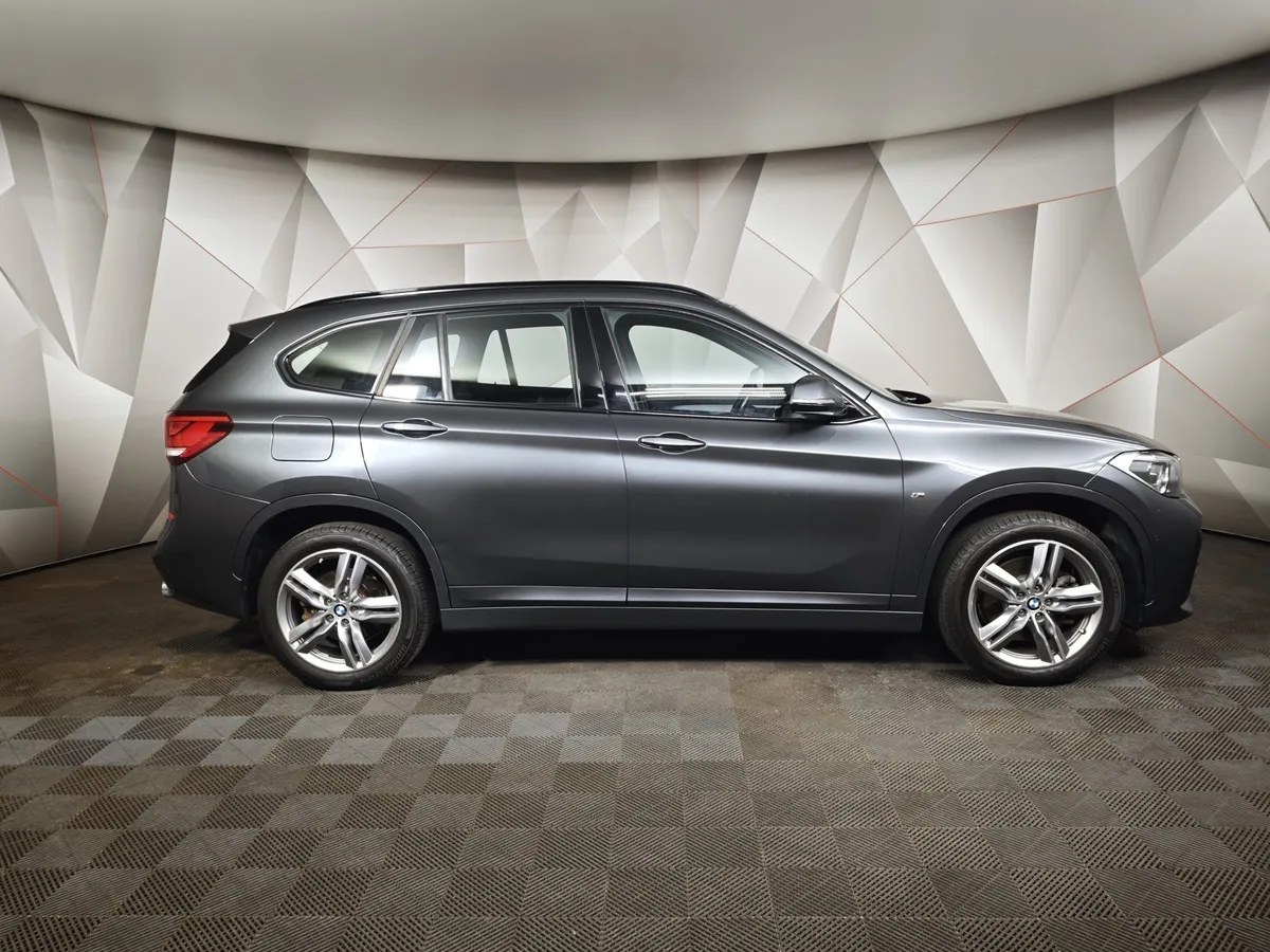 BMW X1 20i xDrive Steptronic AT (192 л.с.) Advantage Серый в АВИЛОН. Слайд №6
