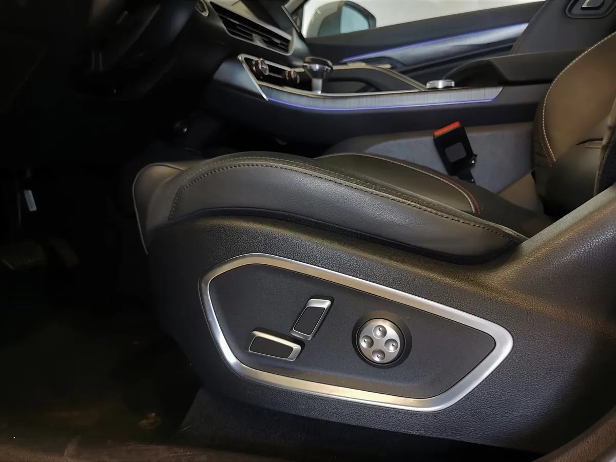 Geely Tugella 2.0 AT AWD (238 л.с.) Flagship Серый в АВИЛОН. Слайд №20