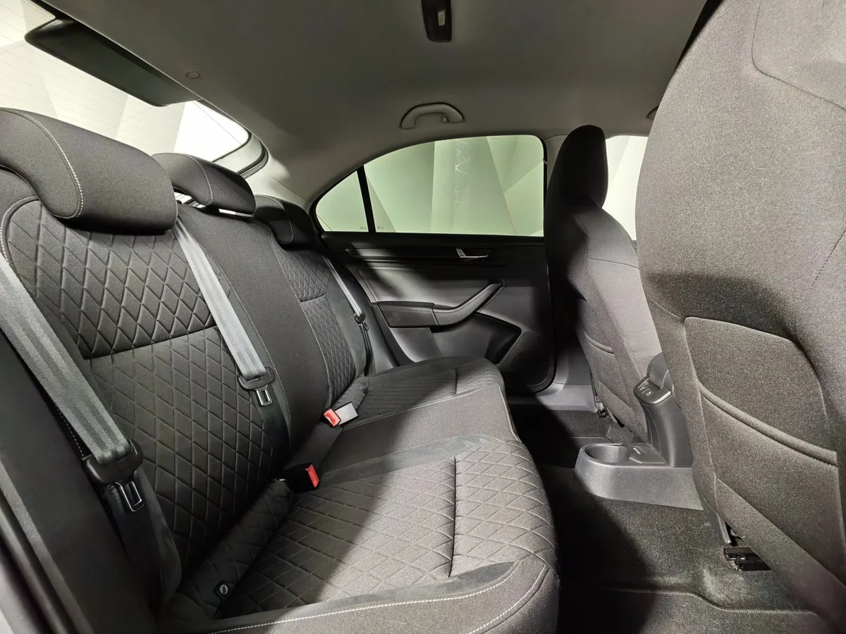 Skoda Rapid 1.4 DSG (125 л.с.) Ambition в АВИЛОН. Слайд №16