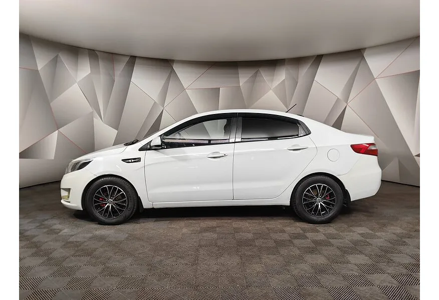 Kia Rio 1.4 MT (107 л.с.) Белый в АВИЛОН. Слайд №5