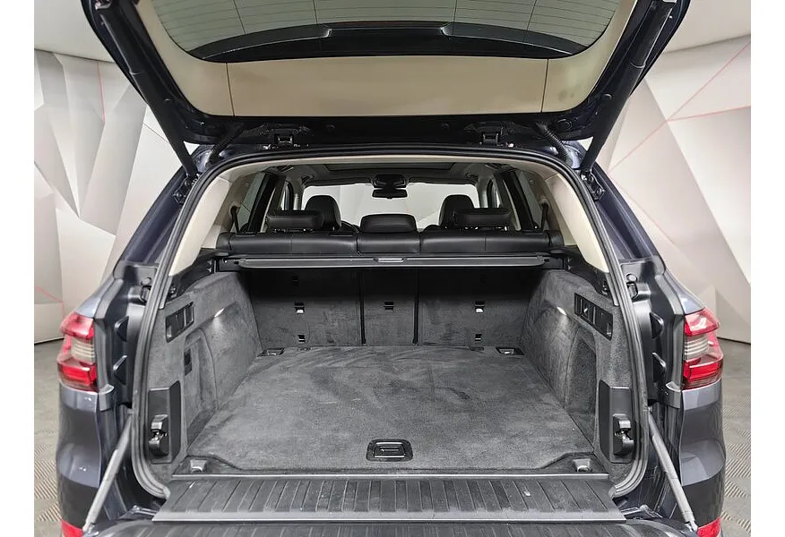 BMW X5 xDrive30d Steptronic (249 л.с.) Серый в АВИЛОН. Слайд №9