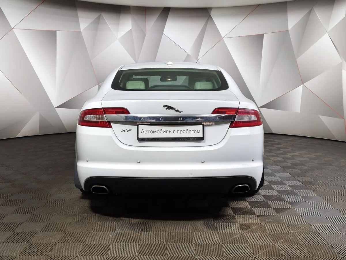 Jaguar XF 3.0 AT (238 л.с.) Белый в АВИЛОН. Слайд №8
