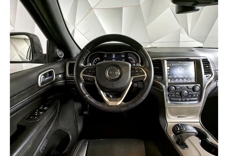 Jeep Grand Cherokee 3.0 TD AT (241 л.с.) Overland Черный в АВИЛОН. Слайд №18