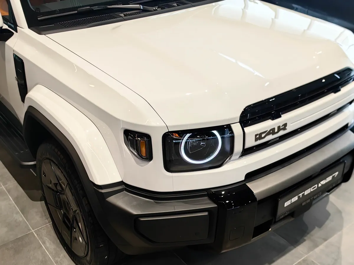 ESTEO V27 1.5h REEV AT 4WD (456 л.с.) Премиум Белый в АВИЛОН. Слайд №11