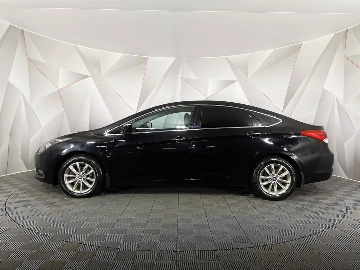 Hyundai i40 2.0 AT (150 л.с.) Business Черный в АВИЛОН. Слайд №5