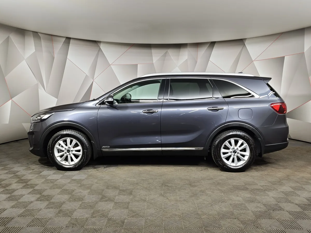 Kia Sorento 2.4 GDI AT AWD (188 л.с.) Luxe Серый в АВИЛОН. Слайд №5