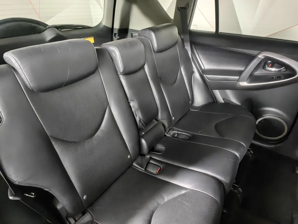 Toyota RAV4 2.4 CVT AWD (170 л.с.) Синий в АВИЛОН. Слайд №17