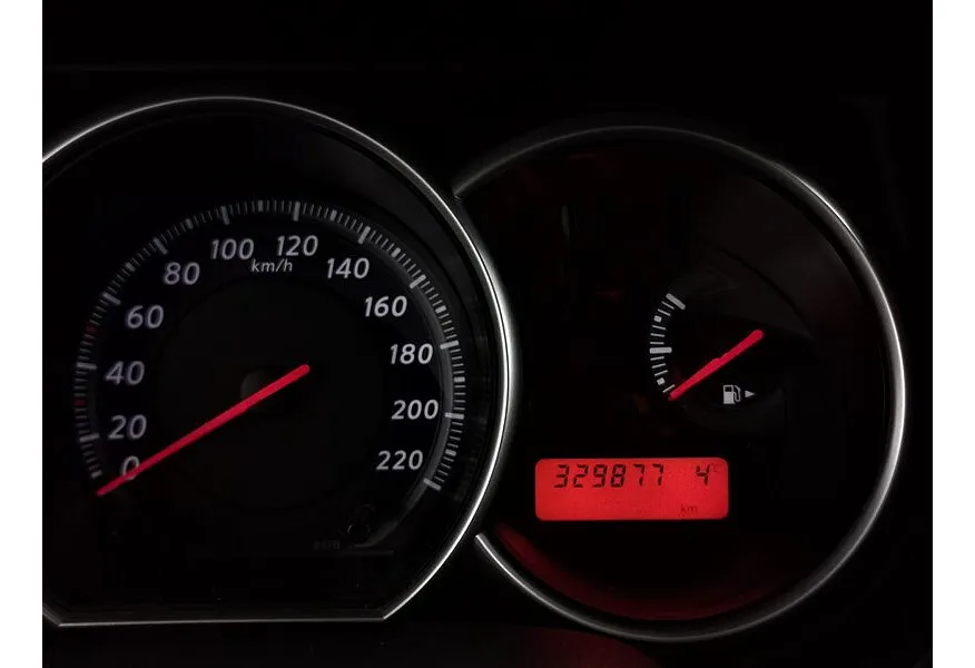 Nissan Tiida 1.6 AT (110 л.с.) Белый в АВИЛОН. Слайд №17