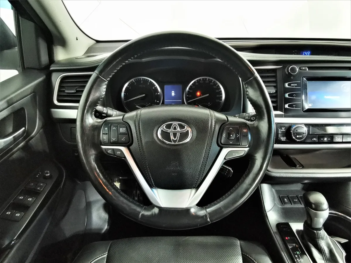 Toyota Highlander 3.5T AT 4WD (249 л.с.) Luxe Safety Черный в АВИЛОН. Слайд №19