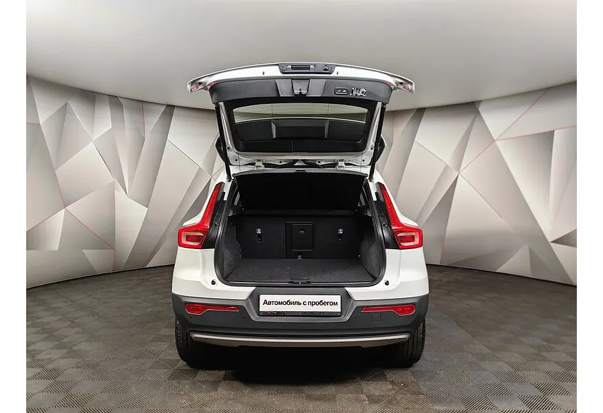 АВИЛОН - Volvo XC40 2.0 T4 Drive-E AT AWD (190 л.с.) Inscription Белый - slide 18