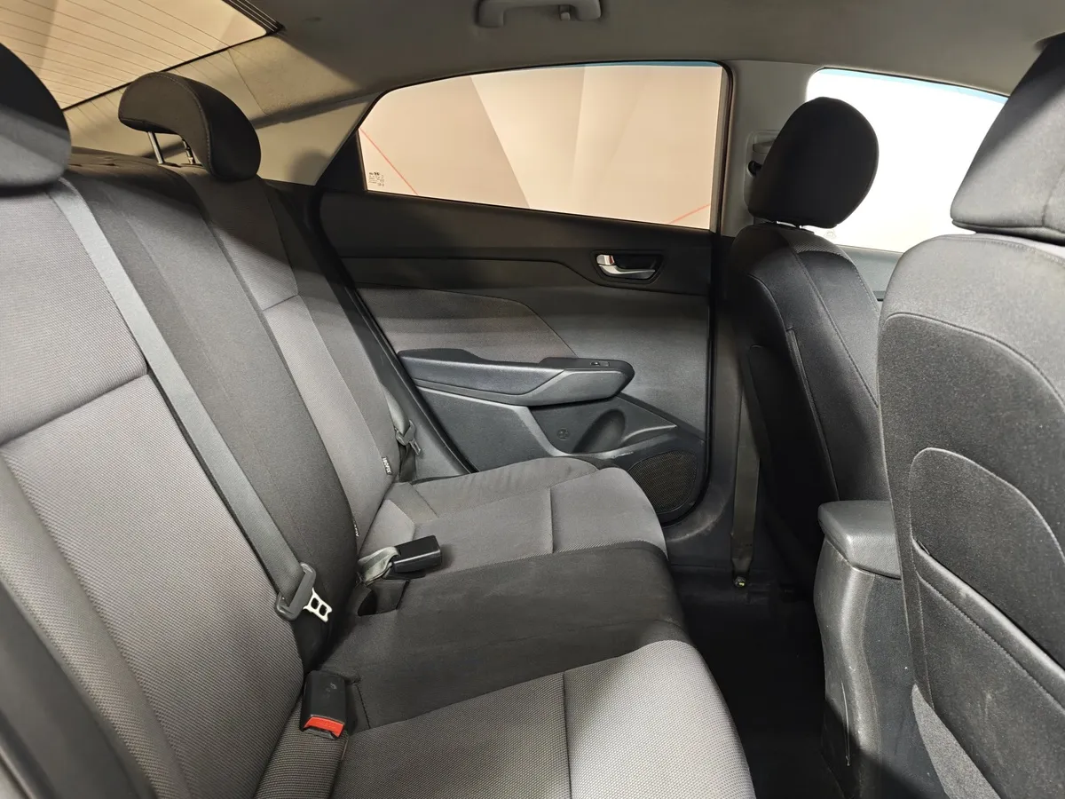 Hyundai Solaris 1.6 MT (123 л.с.) Elegance Белый в АВИЛОН. Слайд №16