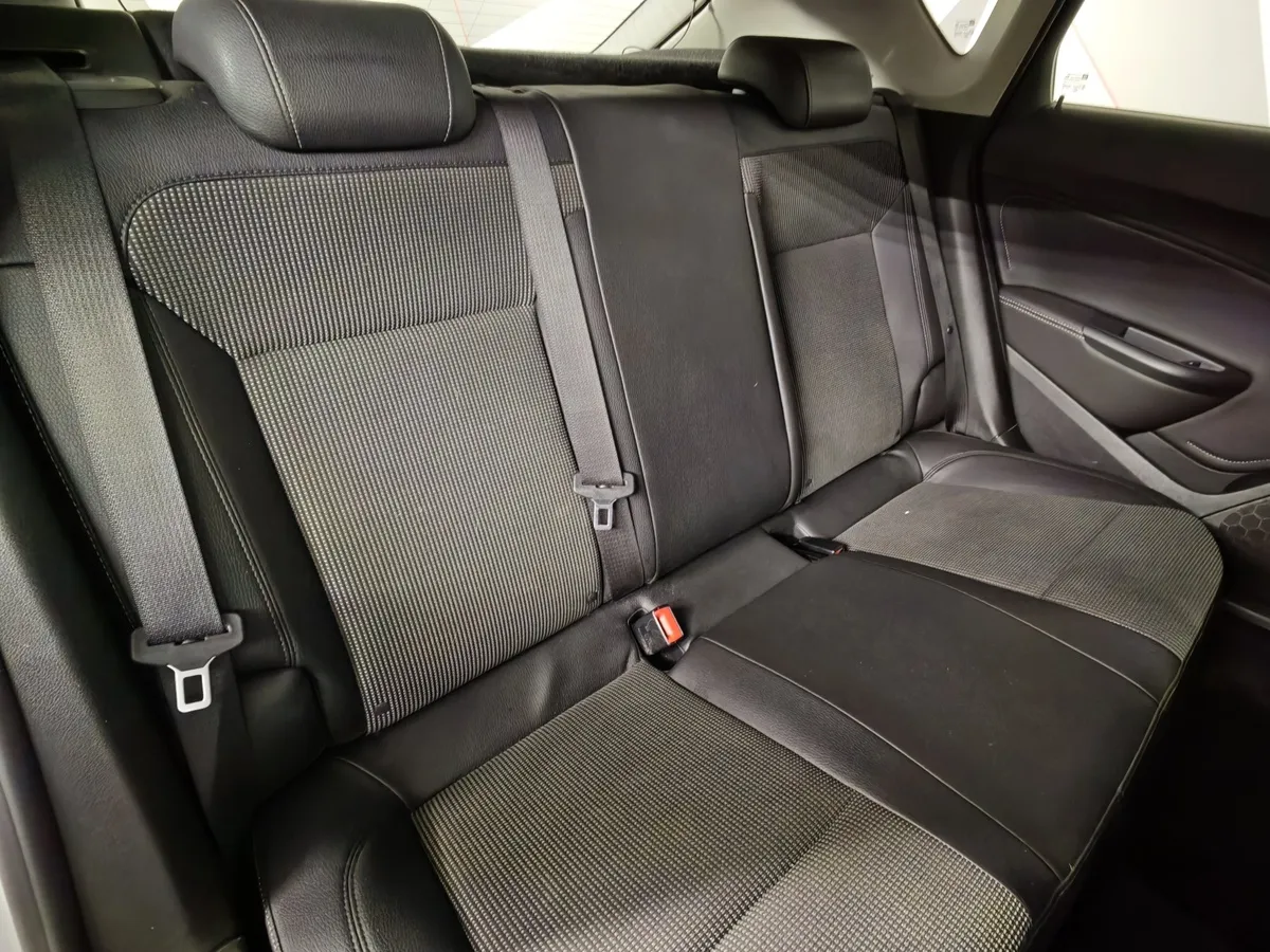 Opel Astra 1.4 Turbo AT (140 л.с.) Серебристый в АВИЛОН. Слайд №15