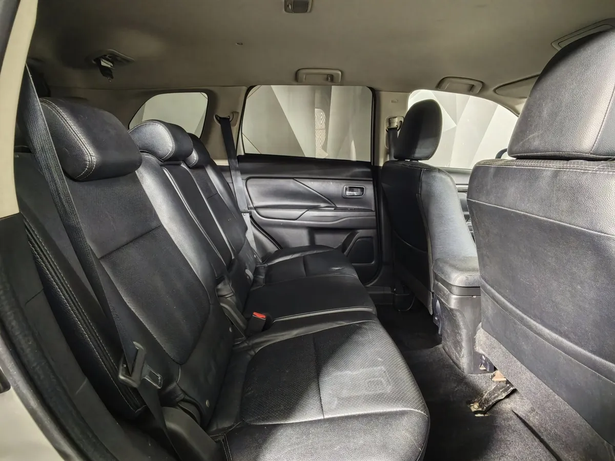 Mitsubishi Outlander 2.4 MIVEC CVT 4WD (167 л.с.) Instyle Белый в АВИЛОН. Слайд №16