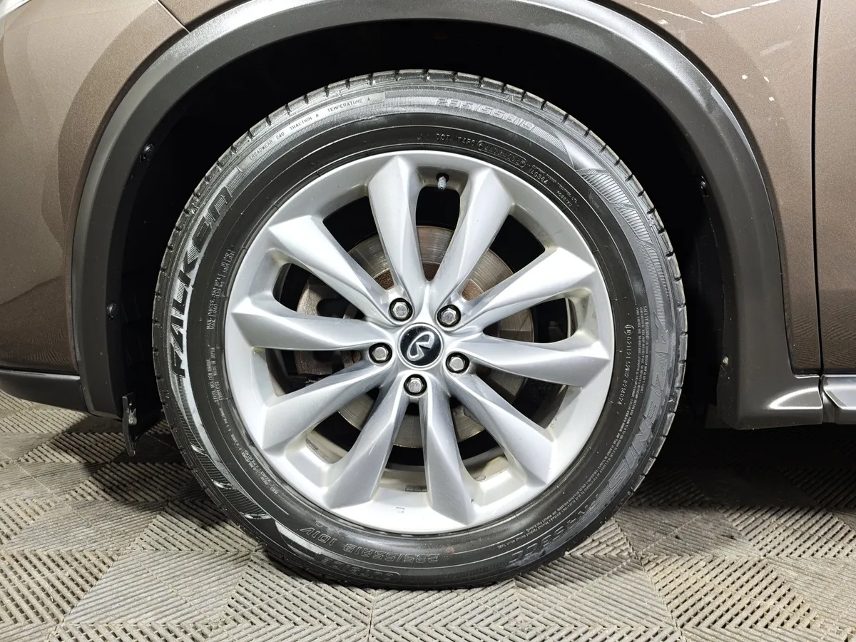 Infiniti QX50 2.0 VC-T CVT AWD (249 л.с.) Коричневый в АВИЛОН. Слайд №9