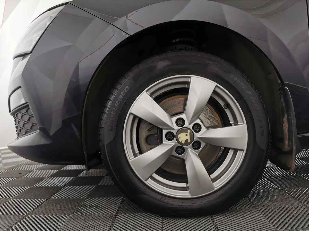 Skoda Rapid 1.6 AT (110 л.с.) Черный в АВИЛОН. Слайд №9