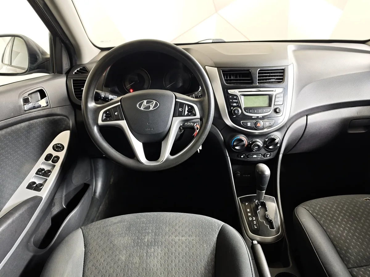 Hyundai Solaris 1.4 AT (100 л.с.) Comfort Фиолетовый в АВИЛОН. Слайд №19