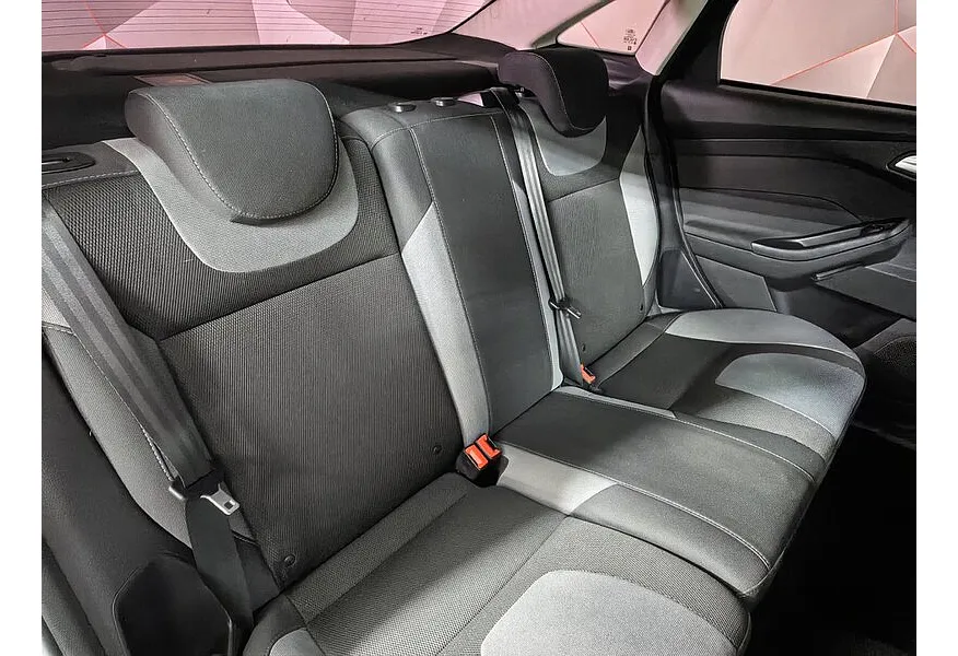 Ford Focus 1.6 MT (125 л.с.) Trend Белый в АВИЛОН. Слайд №16