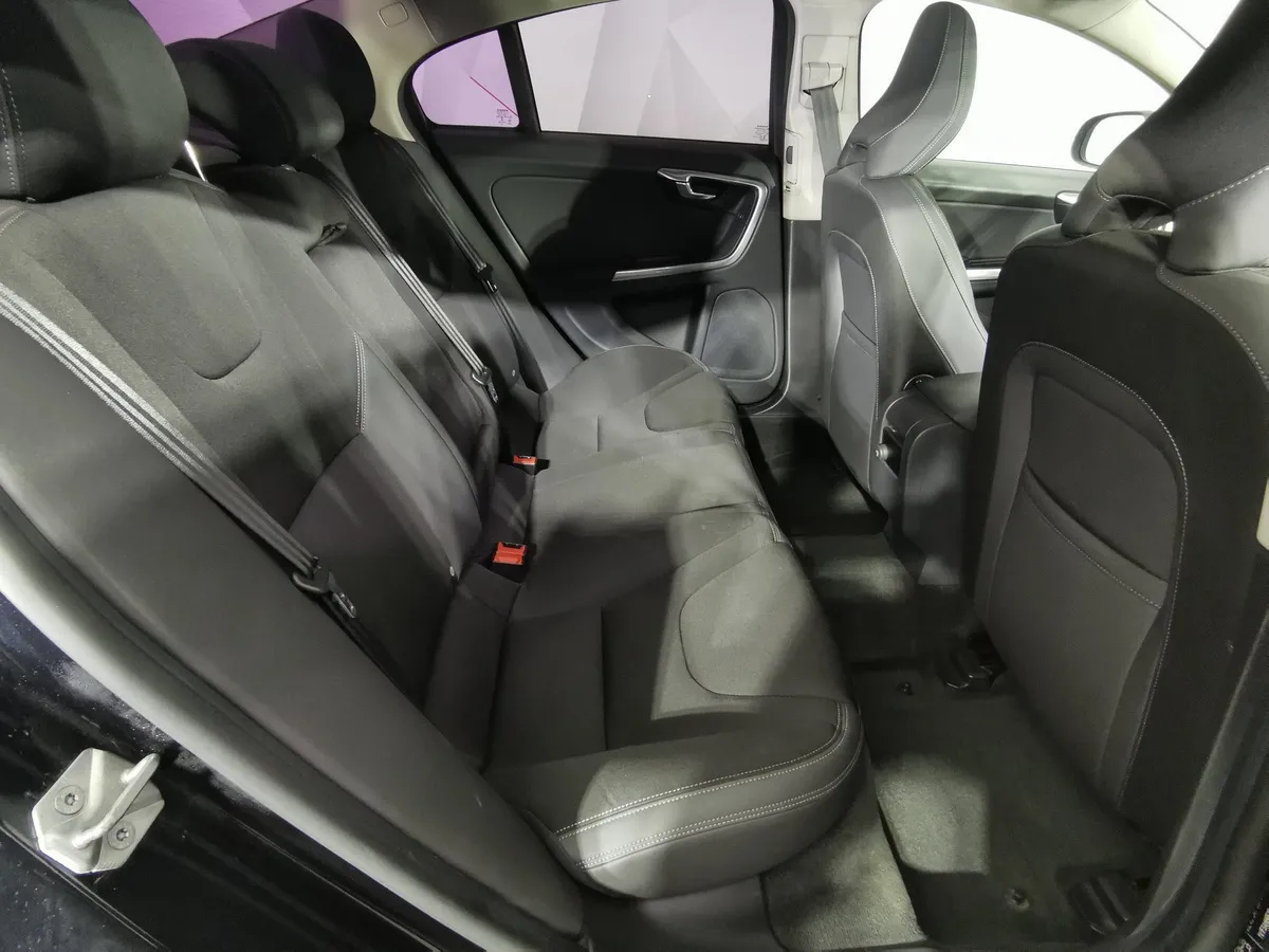 Volvo S60 2.5 T5 Geartronic AWD Cross Country (249 л.с.) Summum Черный в АВИЛОН. Слайд №15