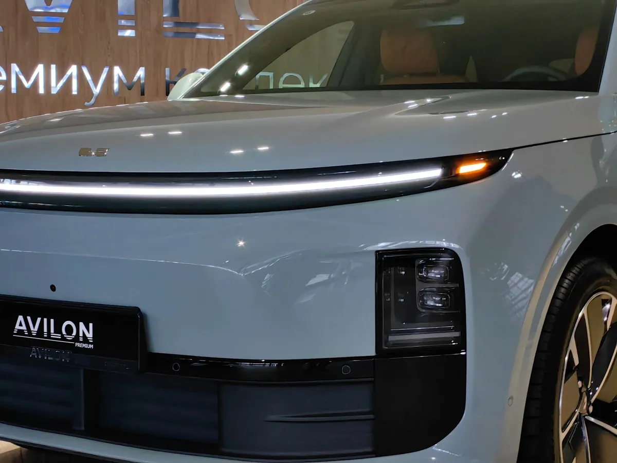 Li Auto L6 1.5 AT 4WD (150 л.с.) Max Голубой в АВИЛОН. Слайд №14