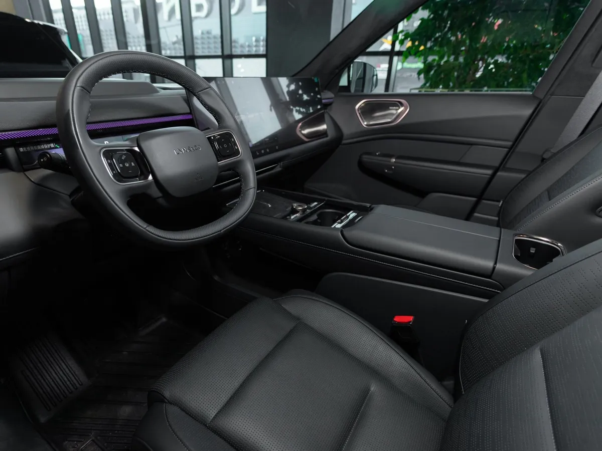 Lynk & Co 900 2.0 AT 4WD (884 л.с.) Ultra Черный в АВИЛОН. Слайд №8