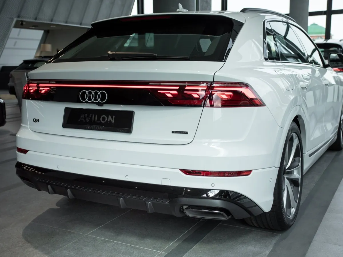 Audi Q8 3.0 TDI Tiptronic quattro (286 л.с.) Белый в АВИЛОН. Слайд №19