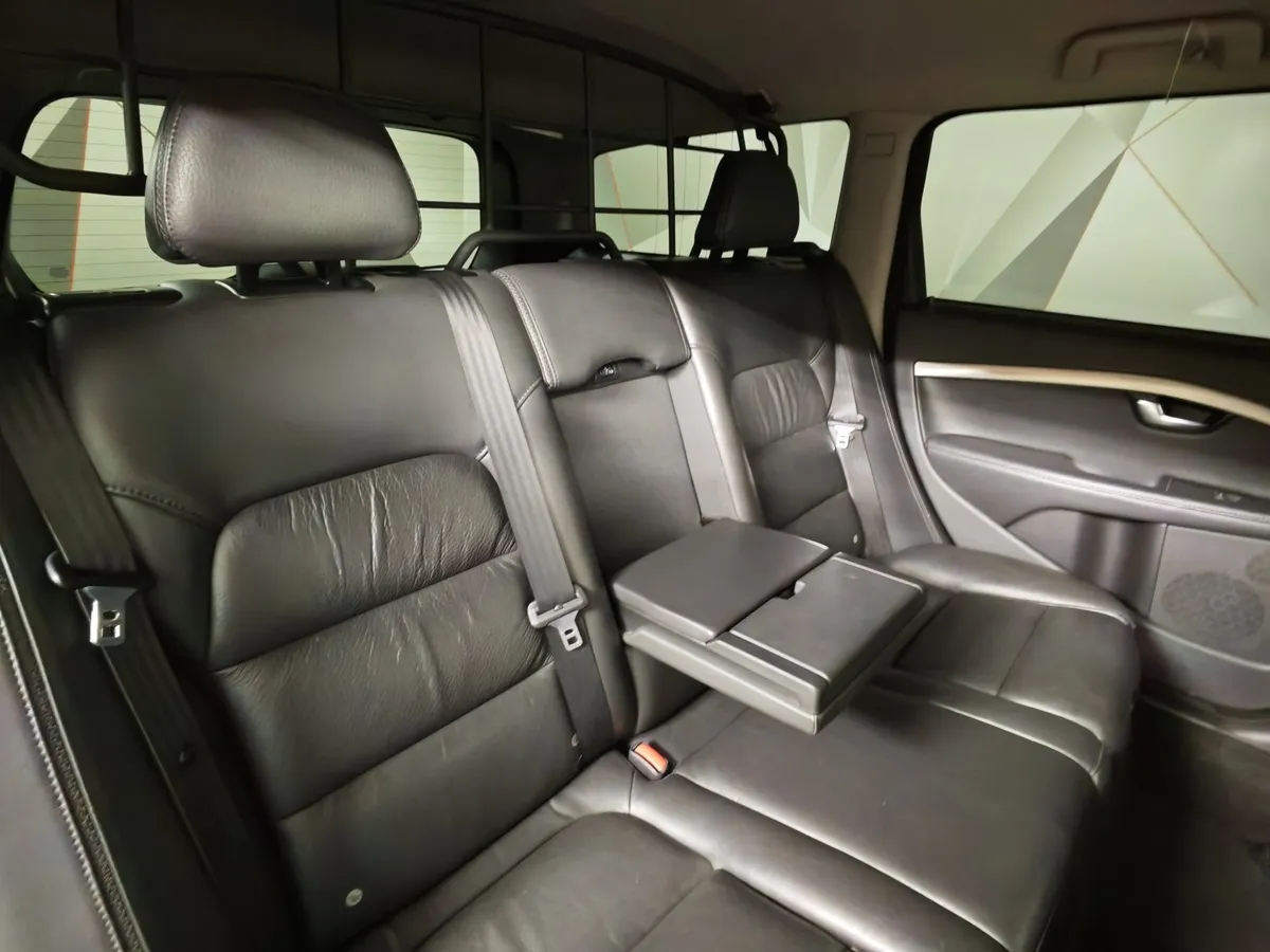 Volvo XC70 2.4 D4 Geartronic AWD (163 л.с.) Черный в АВИЛОН. Слайд №15
