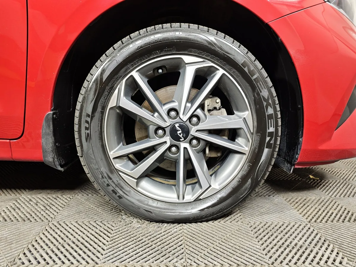 Kia Cerato 1.6 AT (122 л.с.) Красный в АВИЛОН. Слайд №9