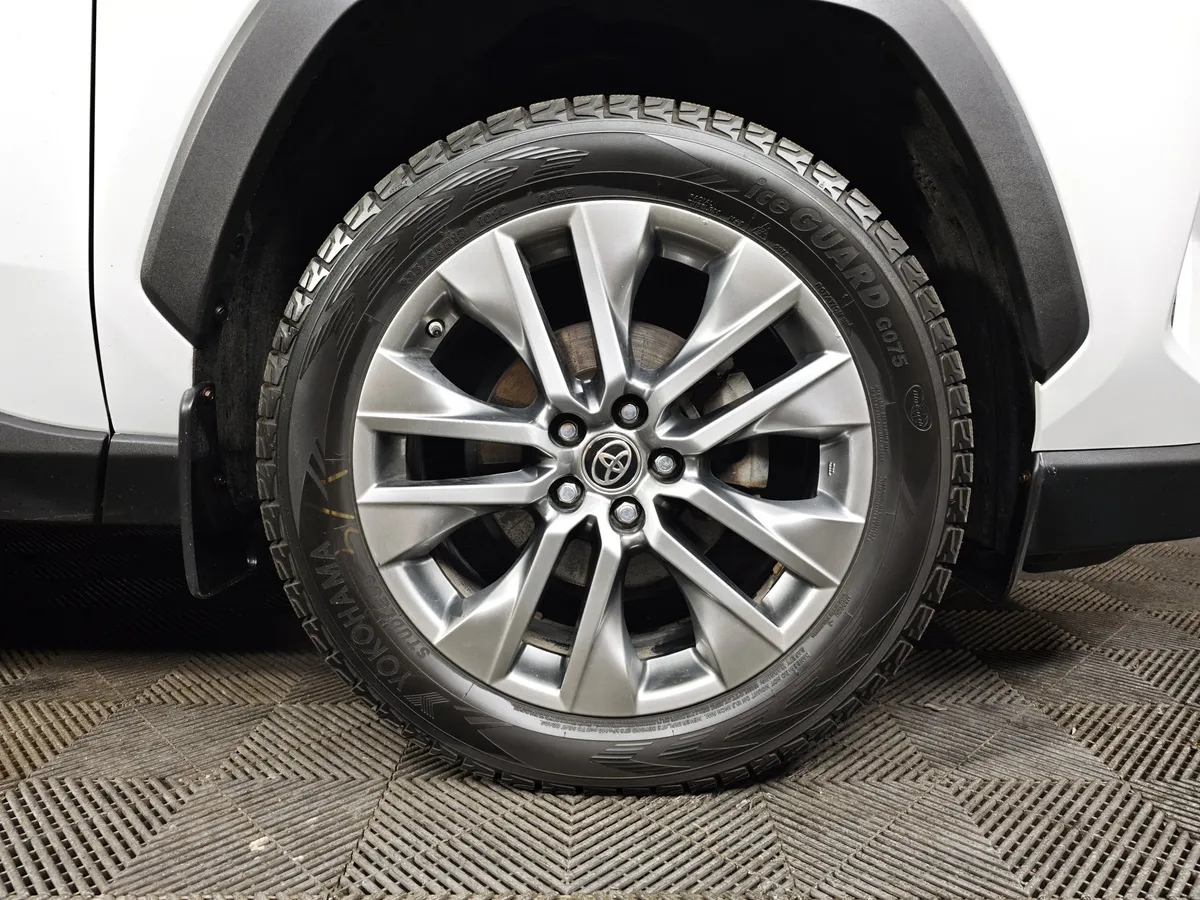 Toyota RAV4 2.0i CVT AWD (149 л.с.) Белый в АВИЛОН. Слайд №9