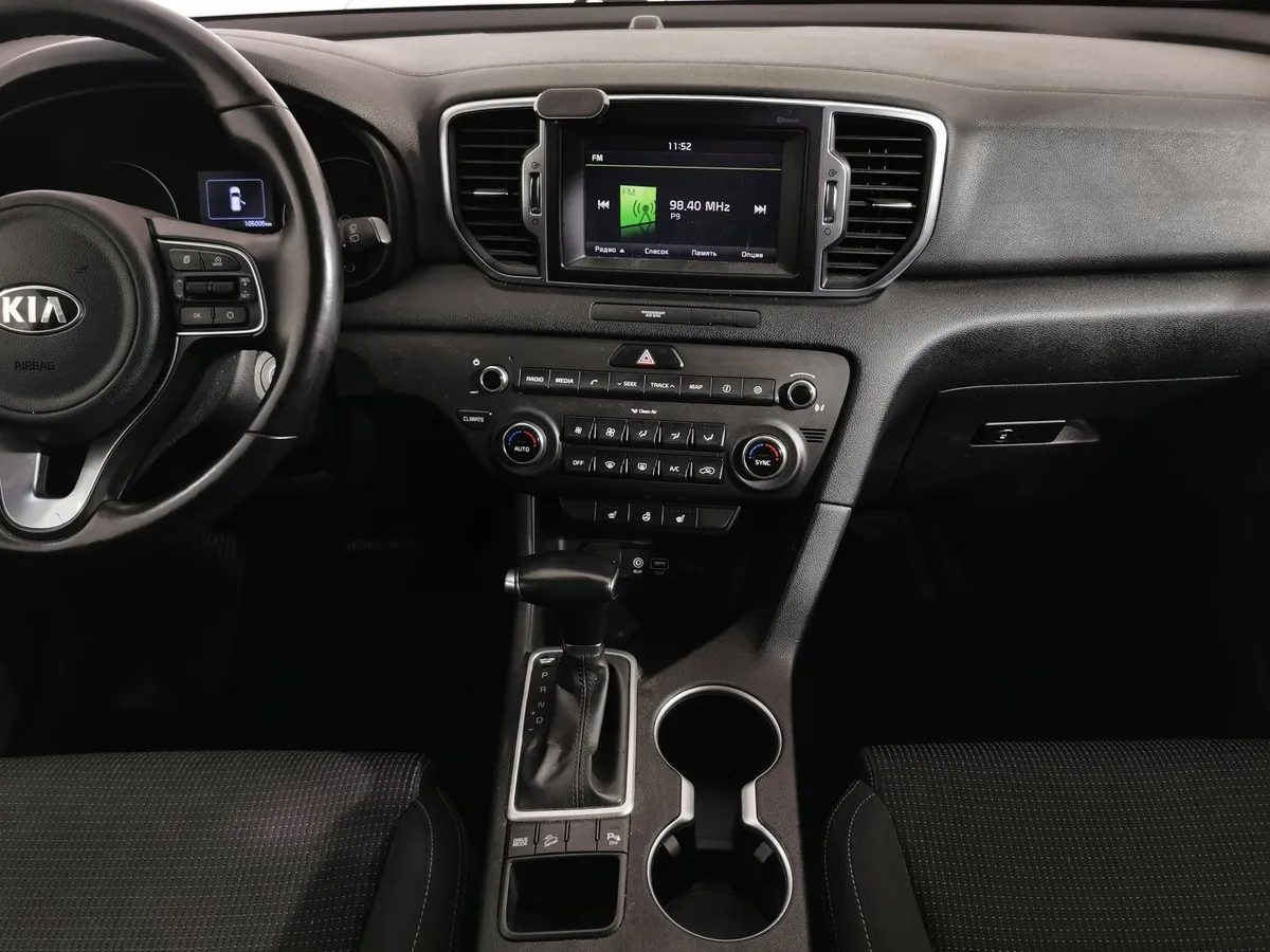 Kia Sportage 2.0 AT (150 л.с.) Серебристый в АВИЛОН. Слайд №14