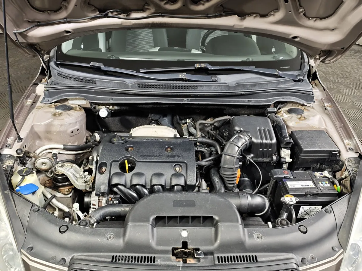 Kia Ceed 1.6 CRDi AT (115 л.с.) Бежевый в АВИЛОН. Слайд №11