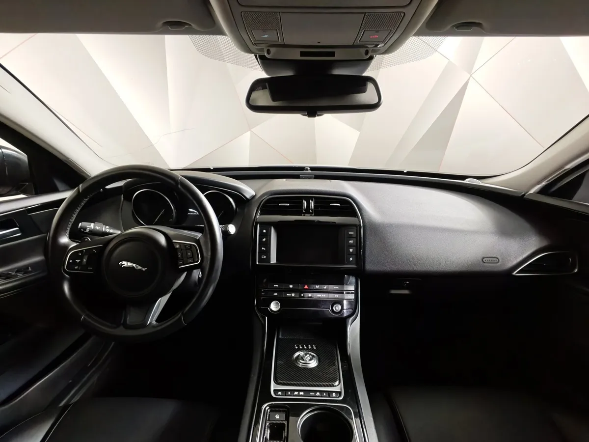 Jaguar XE 2.0 D AT (180 л.с.) Prestige Белый в АВИЛОН. Слайд №14