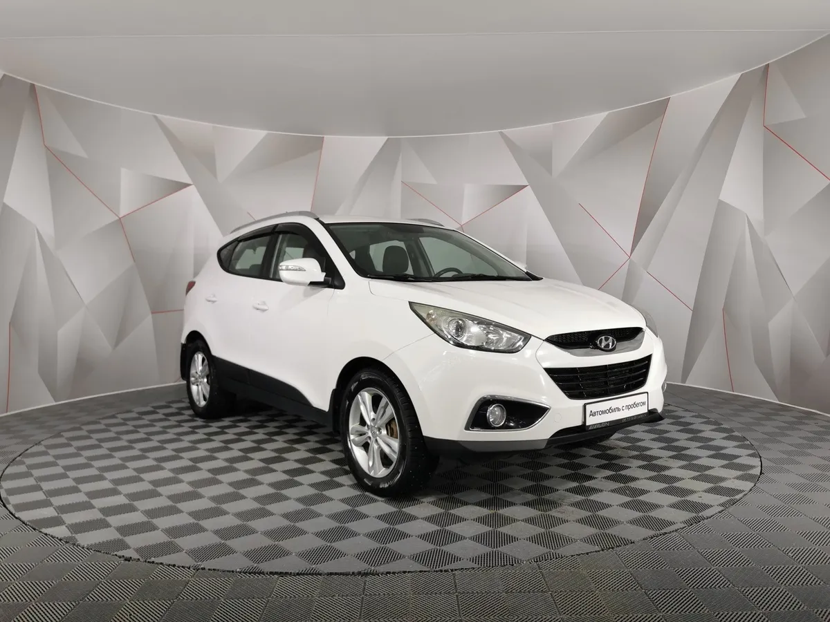 Hyundai ix35 2.0 AT 4WD (150 л.с.) Comfort + Navi Белый в АВИЛОН. Слайд №3