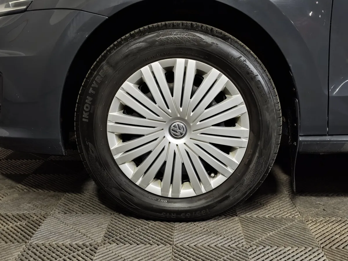Volkswagen Polo 1.6 MT (105 л.с.) Trendline Серый в АВИЛОН. Слайд №9