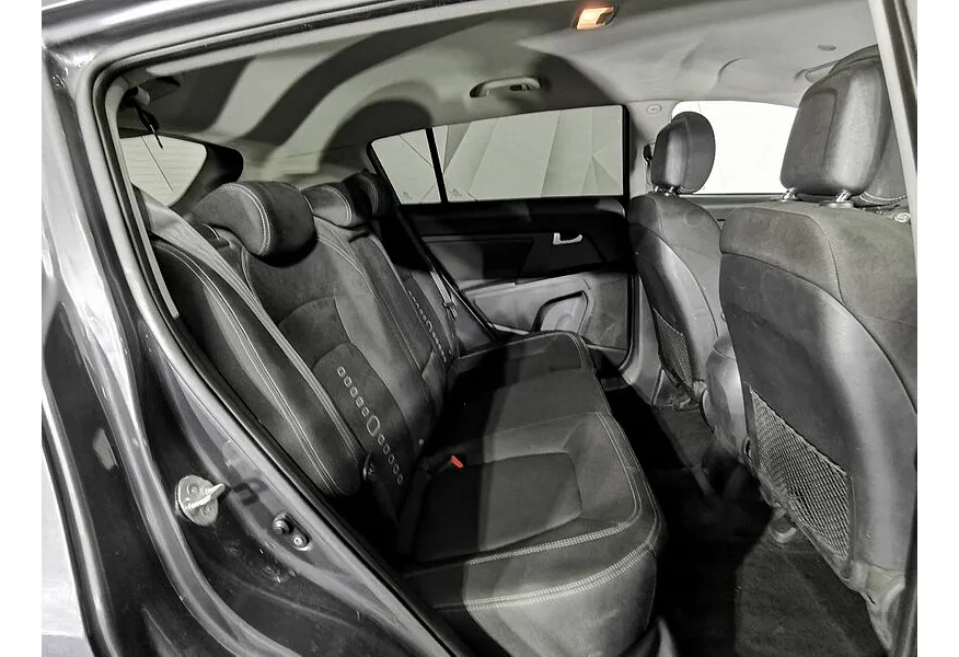 Kia Sportage 2.0 AT 4WD (150 л.с.) Luxe Серый в АВИЛОН. Слайд №17
