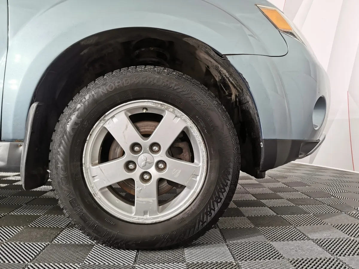 Mitsubishi Outlander 2.4 CVT 4WD (170 л.с.) Серый в АВИЛОН. Слайд №9