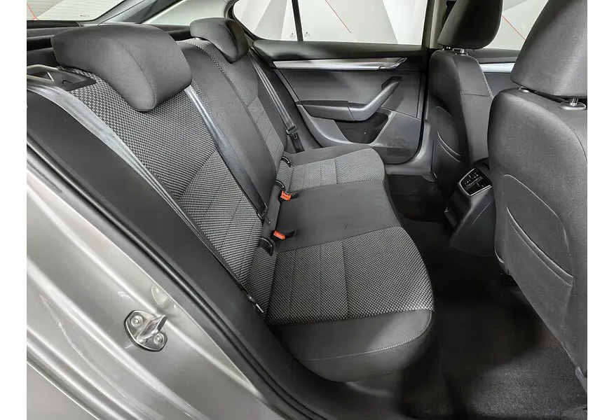 Skoda Octavia 1.6 AT (110 л.с.) Бежевый в АВИЛОН. Слайд №16