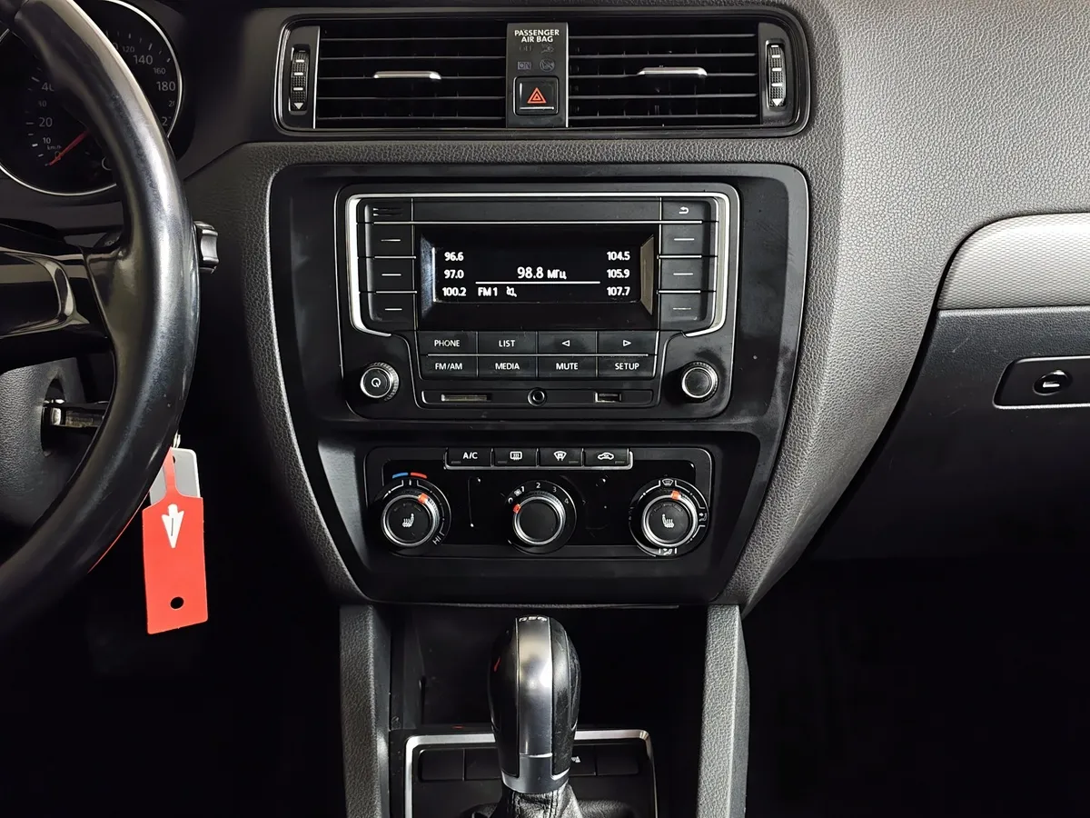 Volkswagen Jetta 1.4 TSI DSG (122 л.с.) Trendline Серебристый в АВИЛОН. Слайд №15