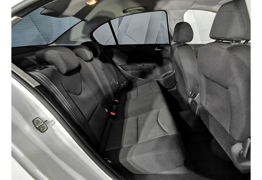 Peugeot 408 1.6 VTi AT (120 л.с.) Белый в АВИЛОН. Слайд №17 Peugeot 408 1.6 VTi AT (120 л.с.) Белый в АВИЛОН. Слайд №17