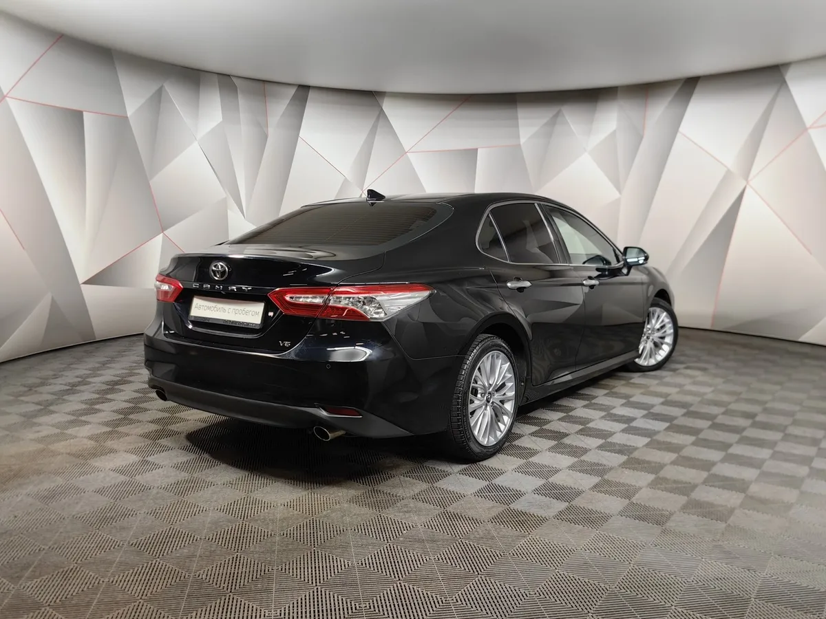 Toyota Camry 3.5 AT (249 л.с.) Черный в АВИЛОН. Слайд №2