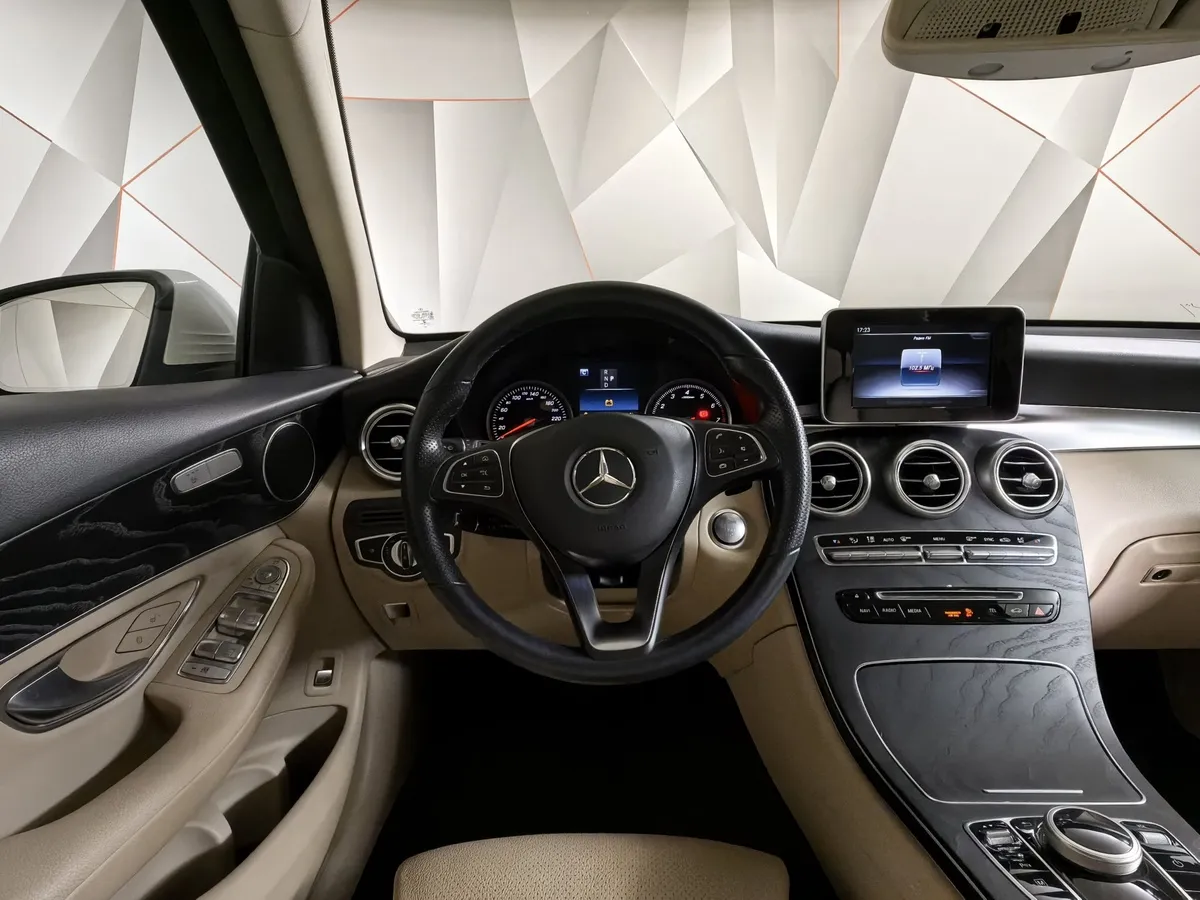 Mercedes-Benz GLC 250 9G-TRONIC 4MATIC (211 л.с.) Premium Белый в АВИЛОН. Слайд №20